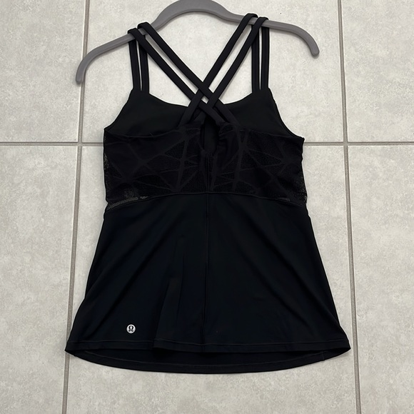 Lululemon women’s mesh panel tank top - Picture 4 of 9